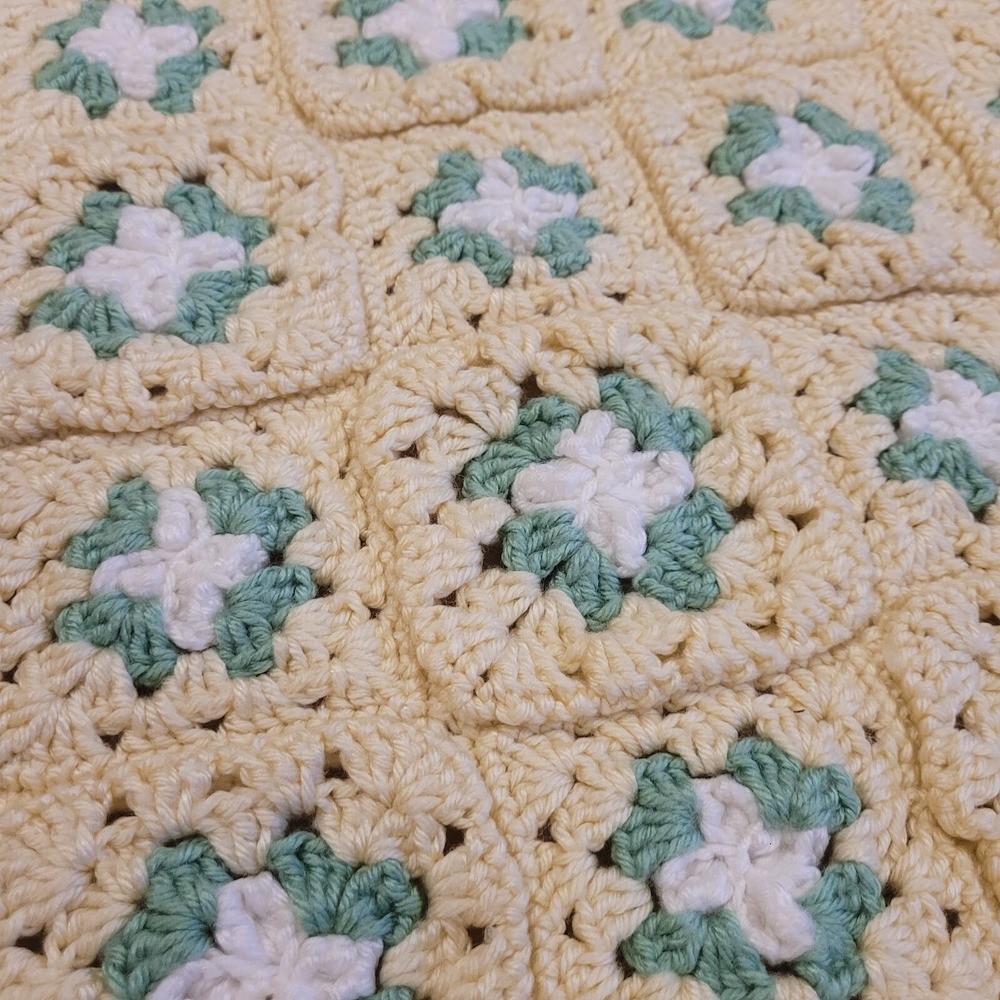 Handmade Granny Square‎ Crocheted Lap Blanket 32x30 Soft Yarn Afghan Baby